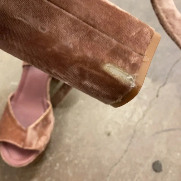 COPY - Zara velvet platform heels - Picture 4 of 10